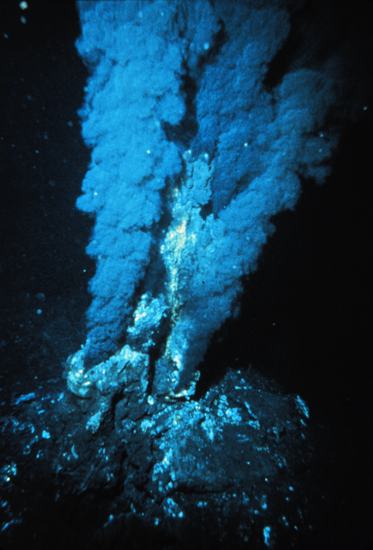 black smoke hydrothermal vent